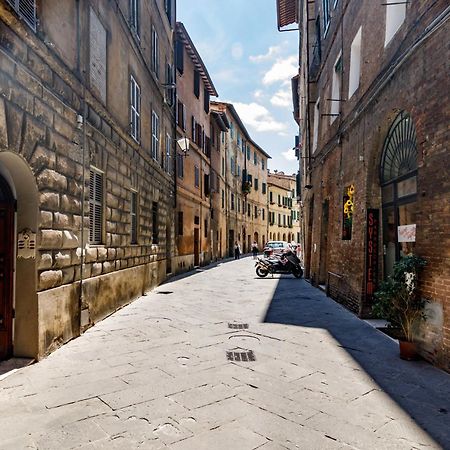Ferienwohnung Charme Centro Storico Siena Exterior foto